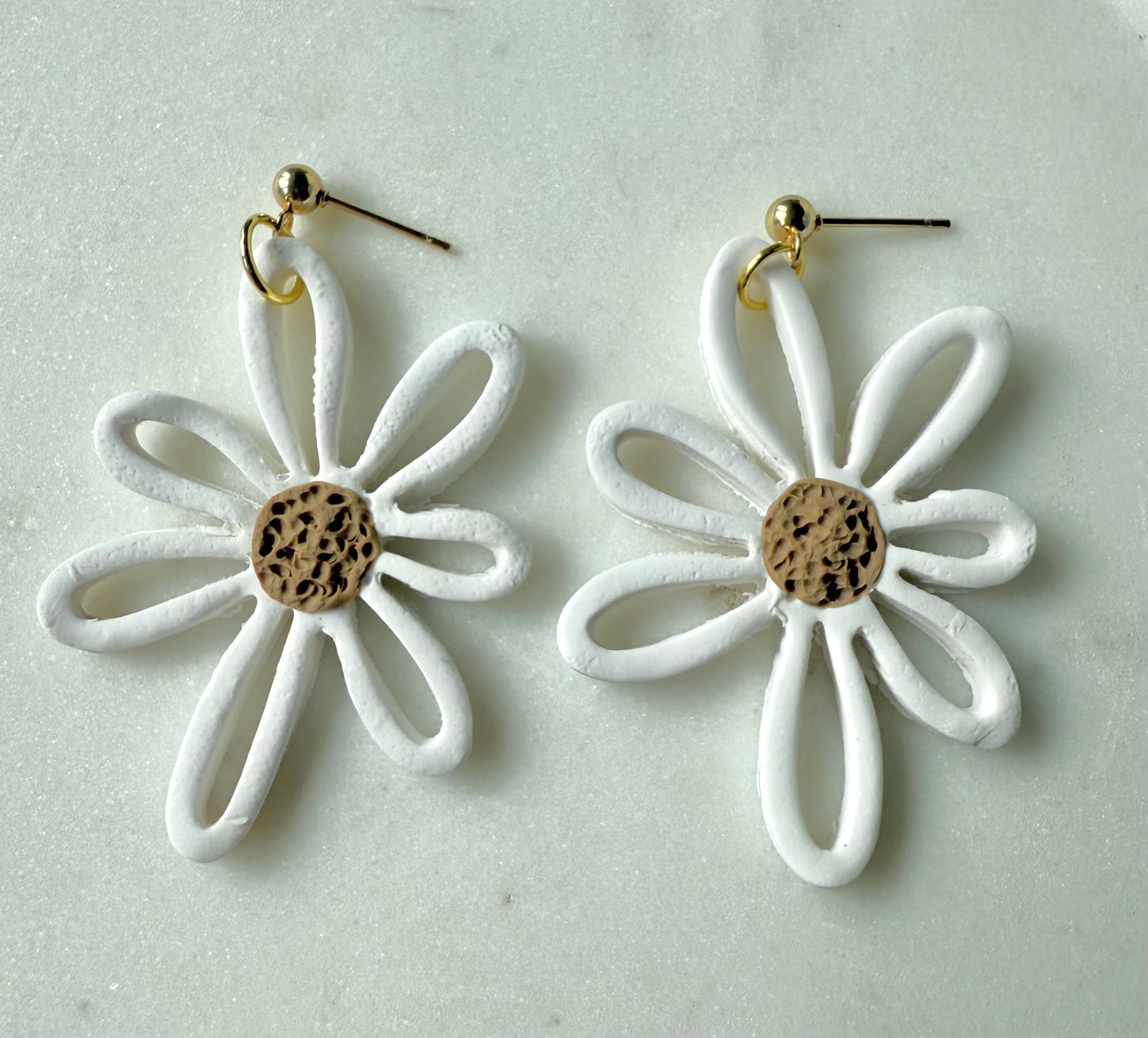 White and Beige Daisy
