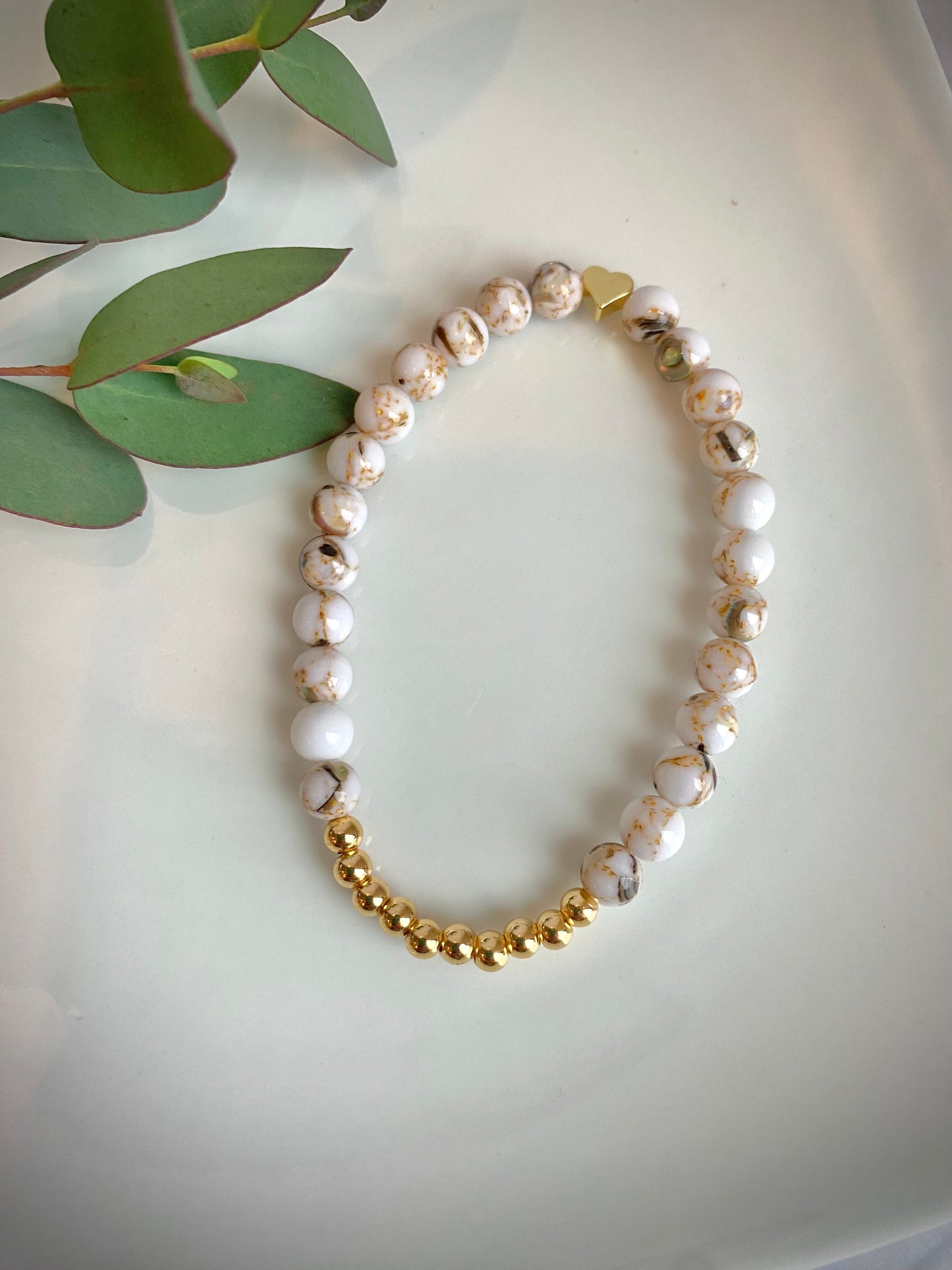 Howlite/Shell and Gold